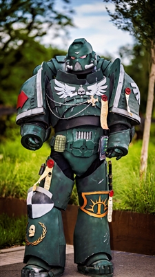 Space Marine Held Bruder Leontius beschützt die Besucher der Veranstaltung Anno Tuck auf Burg Altena am 3. und 4. August. Foto: Alexander Bogucki