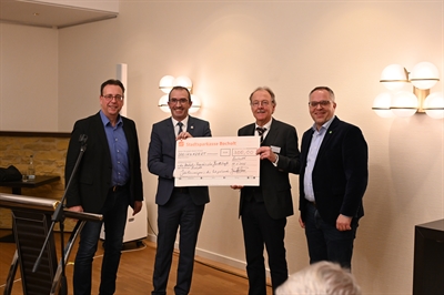 v.l.n.r.: Bruno Wansing, Juan Lopez-Casanava, Heiner Böing-Messing, Bürgermeister Thomas Kerkhoff