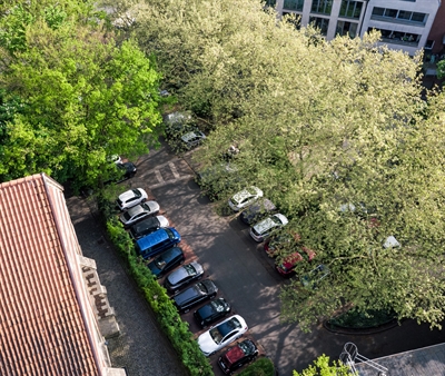 Parkplatz an der Apostelkirche