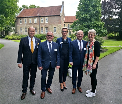 von links nach rechts Janusz Cabak, Antoni Koszyk, Maria Olszowska, Marek Pławiak, Ulrike Mahltig Foto Kreis Unna