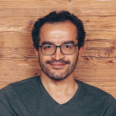 Dr. Erhan Kavakbasi