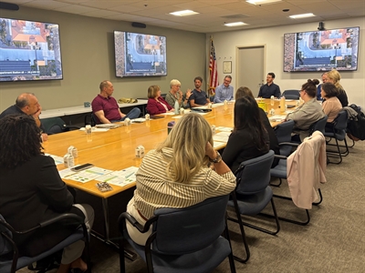 Städtische Delegation in Fresno - Rathaus