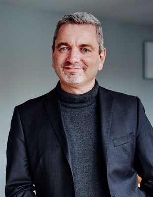 © André Niedostadek