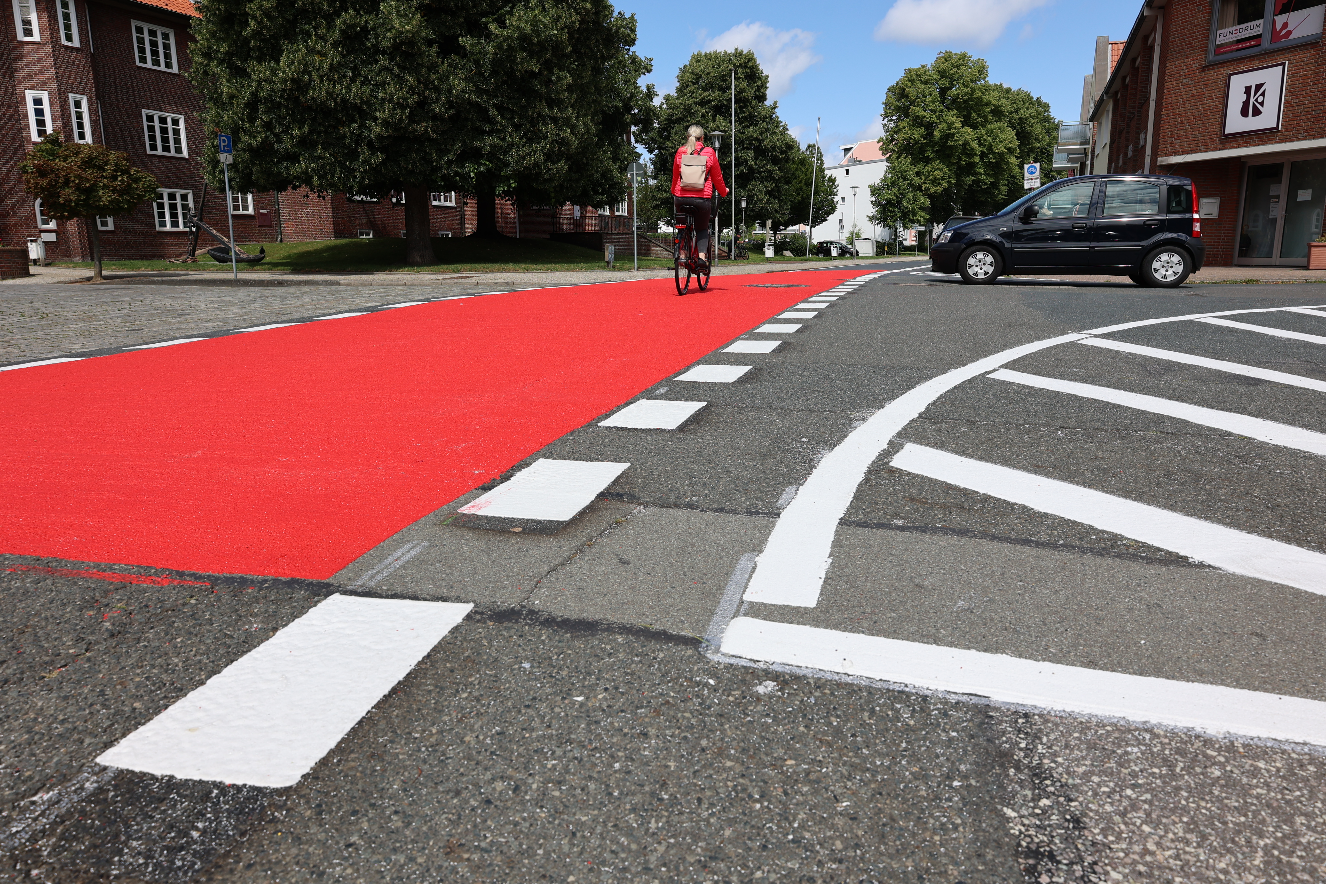 Fahrradstraßen im Lotsenviertel dauerhaft eingerichtet - Stadt Cuxhaven setzt auf mehr Verkehrssicherheit, Barrierefreiheit und nachhaltige Mobilität
