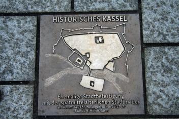 Bronzetafel Stadtmauer Untere Königsstraße