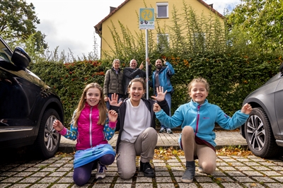 © Bernd Schoelzchen/Stadt Kassel - Hol- und Bringzonen für Schulkinder der Heidewegschule eröffnet