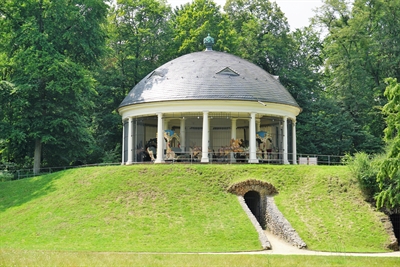 Karussell im Staatspark Hanau-Wilhelmsbad 