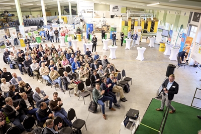 Beim „Wärmekongress“ auf dem maakwi Campus in Heek lernten die mehr als 150 Teilnehmerinnen und Teilnehmer unter anderem erfolgreiche Beispiele aus der Region kennen. 